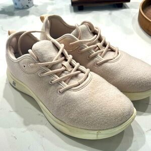 FLX sneaker women’s 11